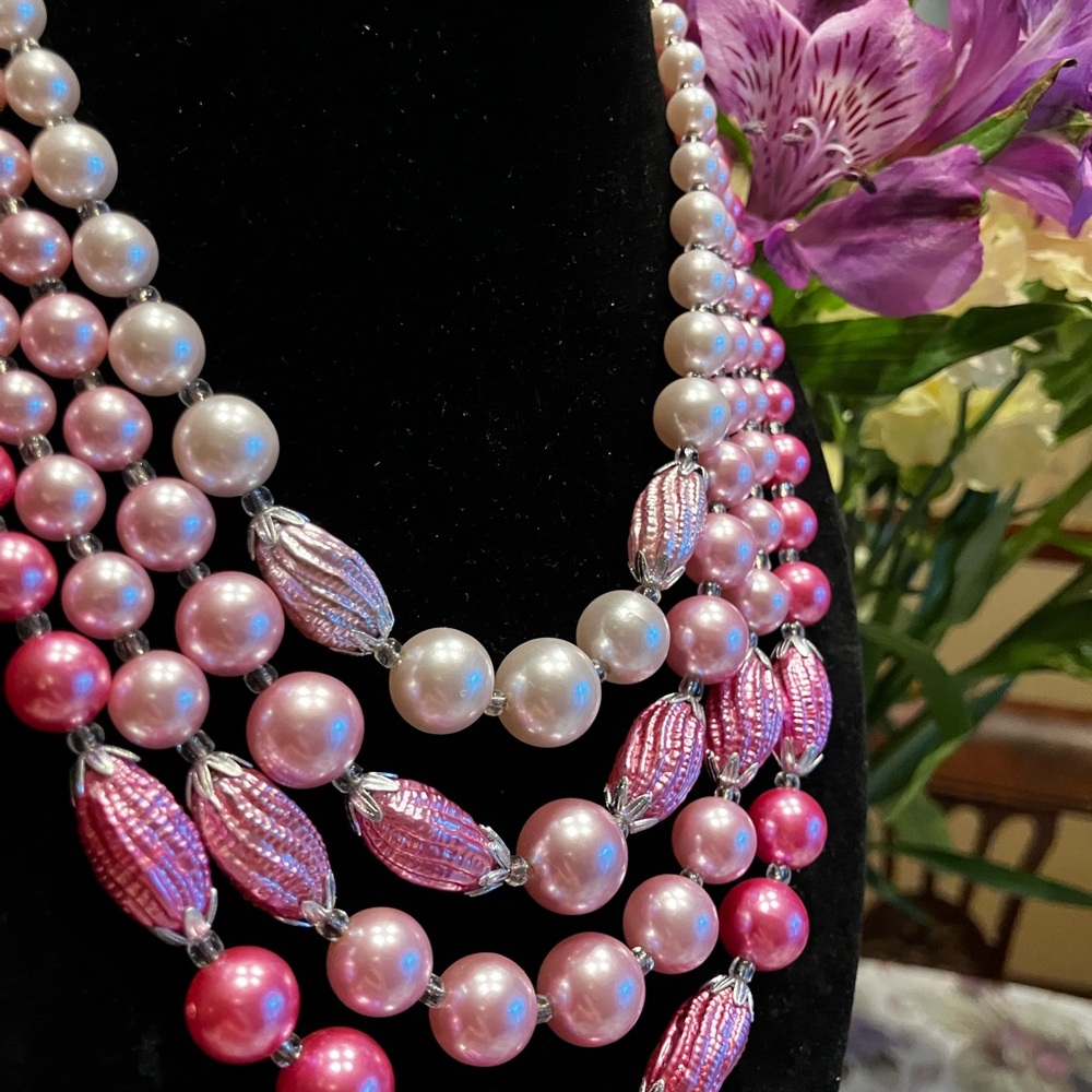 JAPAN SIGNED FOUR STRAND OF GORGEOUS FAUX PEARLS PINK BEADS AND BEAD CAPS - Picture 13 of 17